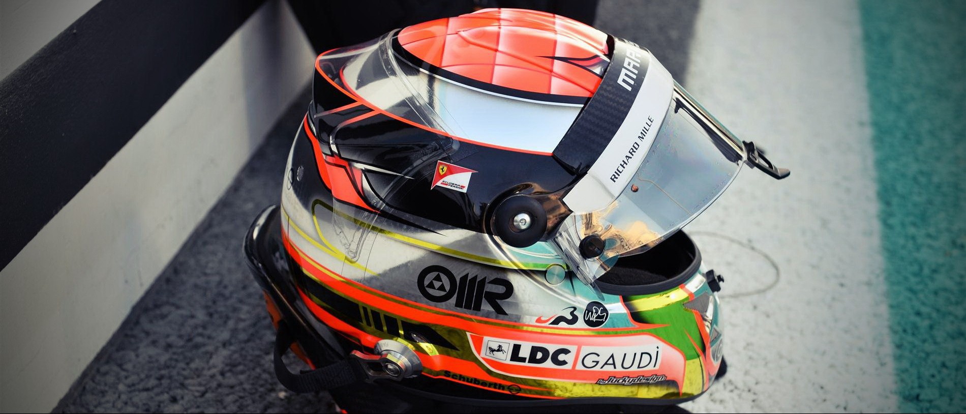 Шлем Жюля Бьянки на Гран-При Абу-Даби 2013 | 2013 Abu Dhabi Grand Prix helmet of Jules Bianchi