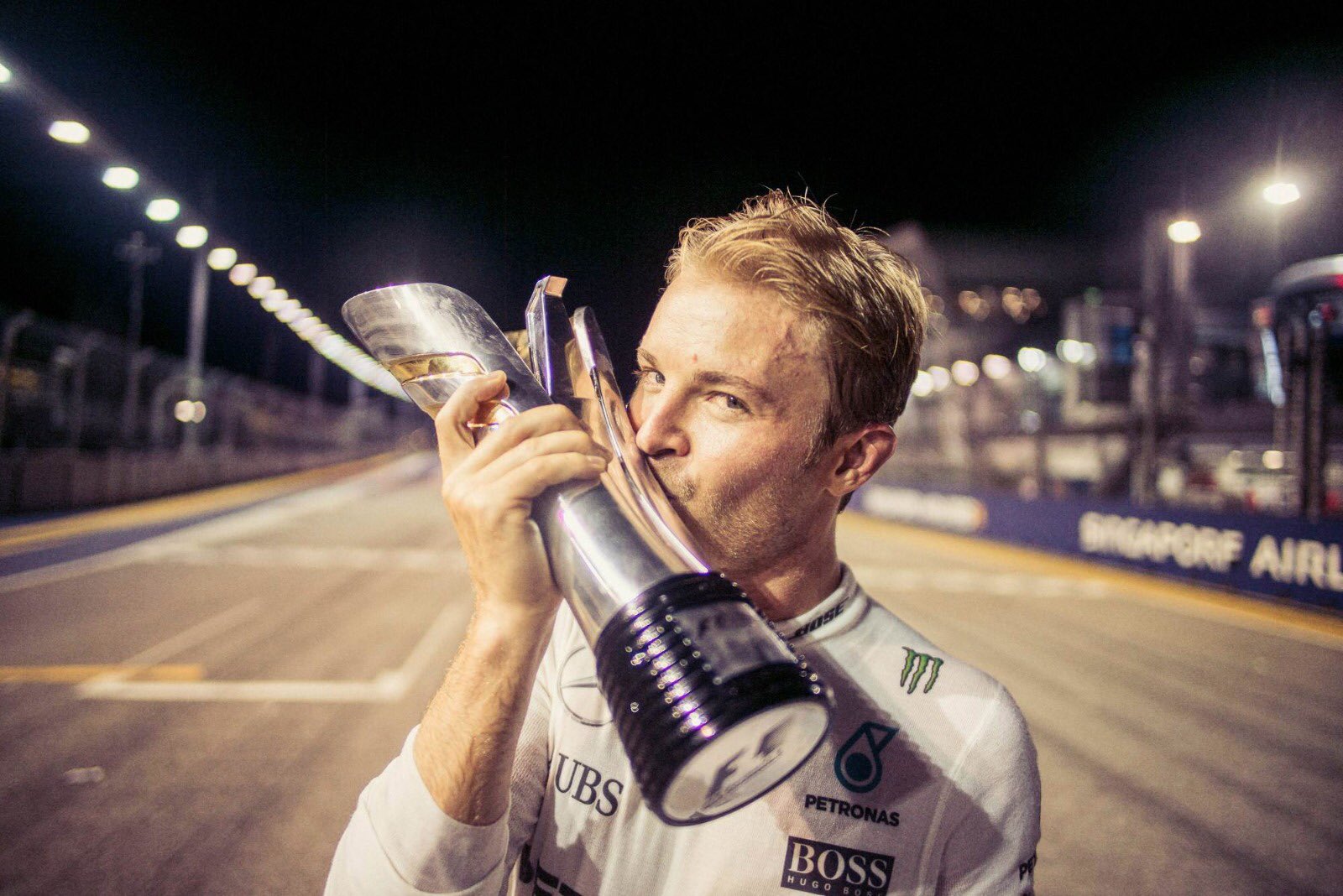 Нико Росберг объявил о завершении карьеры в Формуле-1