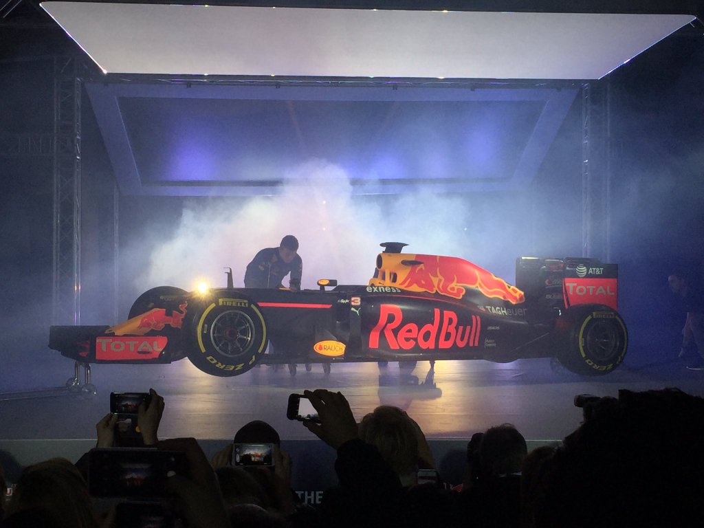 Новая ливрея команды Red Bull Racing