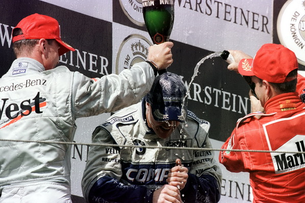 Подиум Гран-При Сан-Марино 2001: Дэвид Култхард, Ральф Шумахер и Рубенс Баррикелло | 2001 San Marino Grand Prix podium: David Coulthard, Ralf Schumacher and Rubens Barrichello